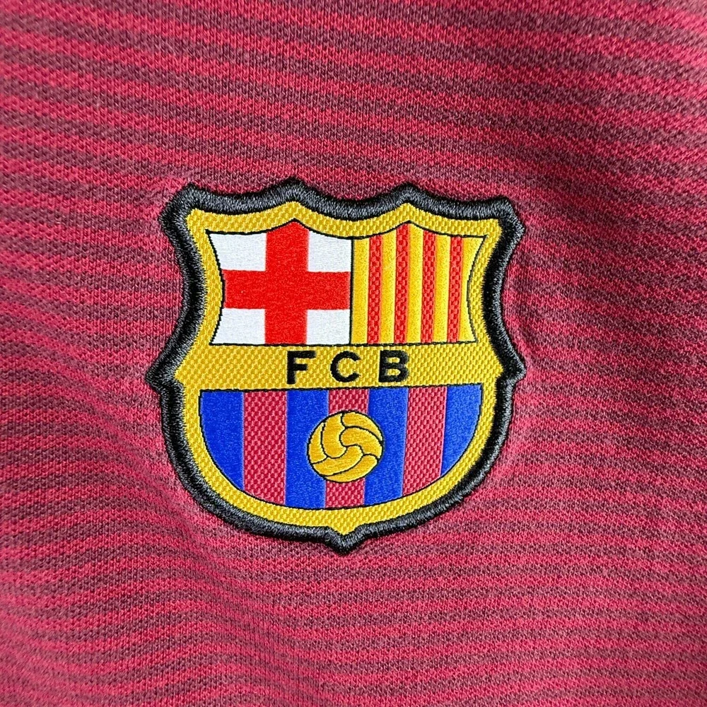 FC Barcelona Nike Polo Shirt Men’s Medium * Red Short Sleeve Henley Soccer